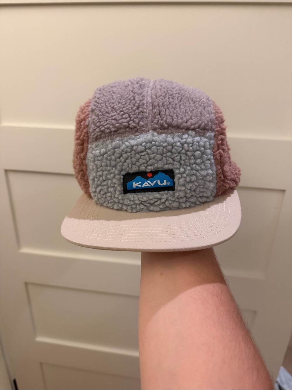 Kavu Sherpa Patch/5-panel Cap in Light Pink, Mauve & Light Gray